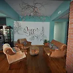 Queen Bee Bed & Breakfast 3*
