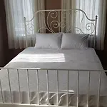 Queen Bee Bed & Breakfast