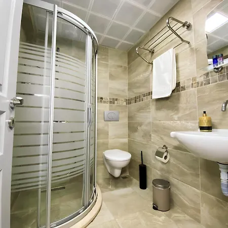 Queen Bee 3* 셀주크