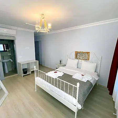 Oda ve Kahvaltı Queen Bee Selçuk