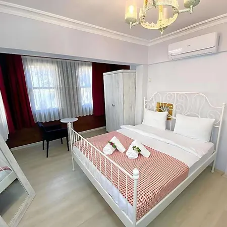 Bed & Breakfast Queen Bee