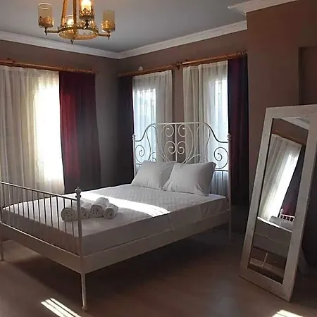 Queen Bee Bed & Breakfast