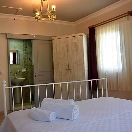 Bed & Breakfast Queen Bee 3*