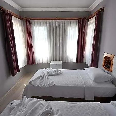 Bed and Breakfast Queen Bee 3*