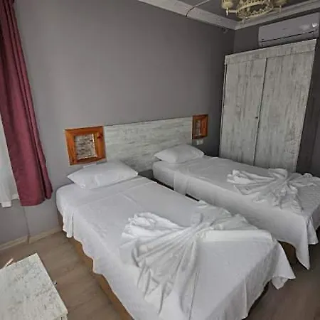 Queen Bee Bed and Breakfast 3*
