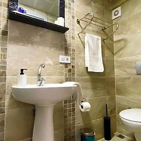 Bed and Breakfast Queen Bee 3*